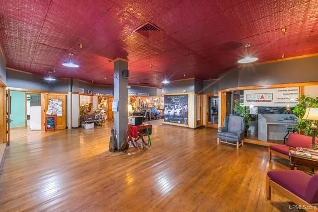 308 Cleveland Ave — Sale in Ishpeming, MI, photo 8 of 8