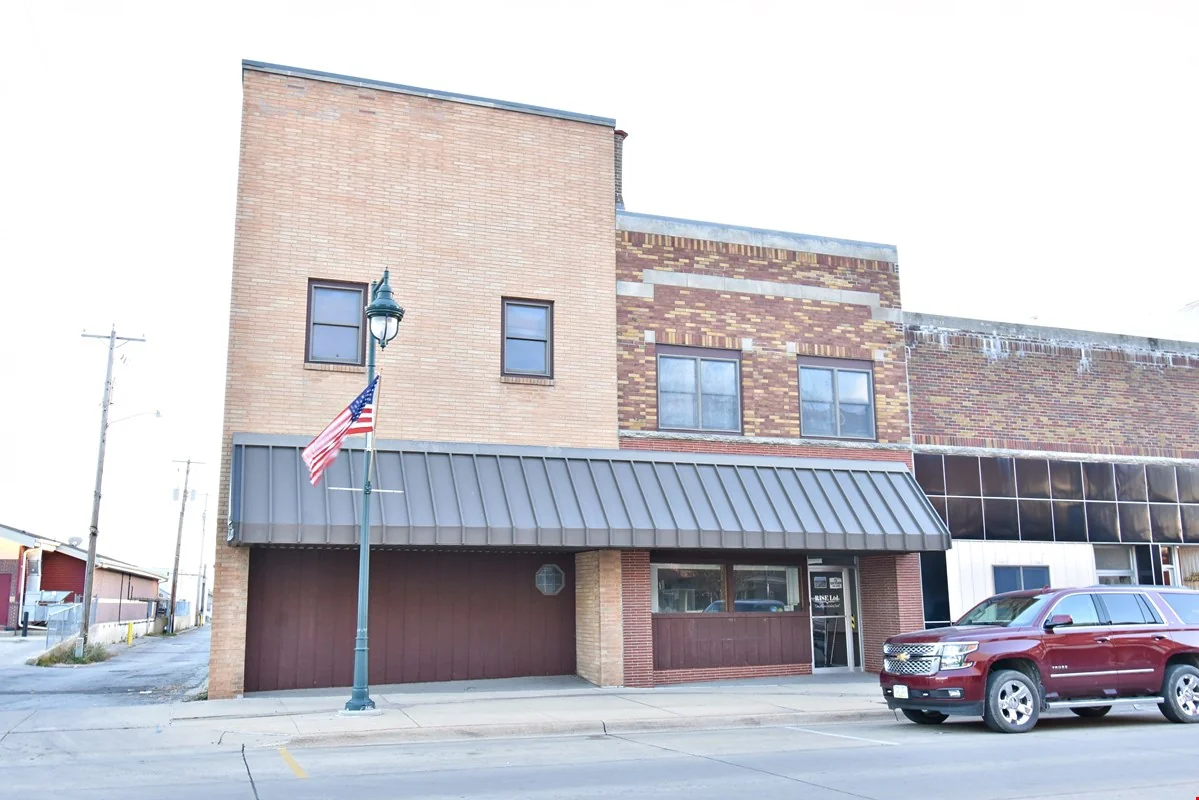 Lockard/Waters Oelwein — Sale in Oelwein, IA, photo 1 of 8