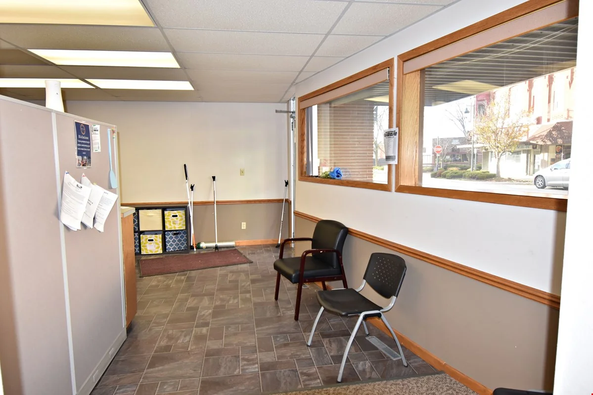 Lockard/Waters Oelwein — Sale in Oelwein, IA, photo 8 of 8