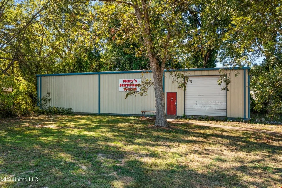 231 Vance Street Batesville, MS 38606 — Sale in Batesville, MS, photo 7 of 8