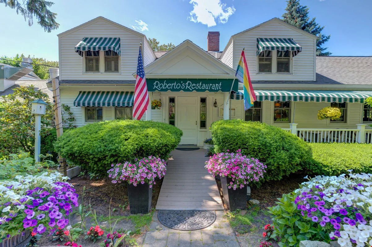 200 Shore Rd. Ogunquit (Robertos) — Sale in Ogunquit, ME, photo 6 of 8