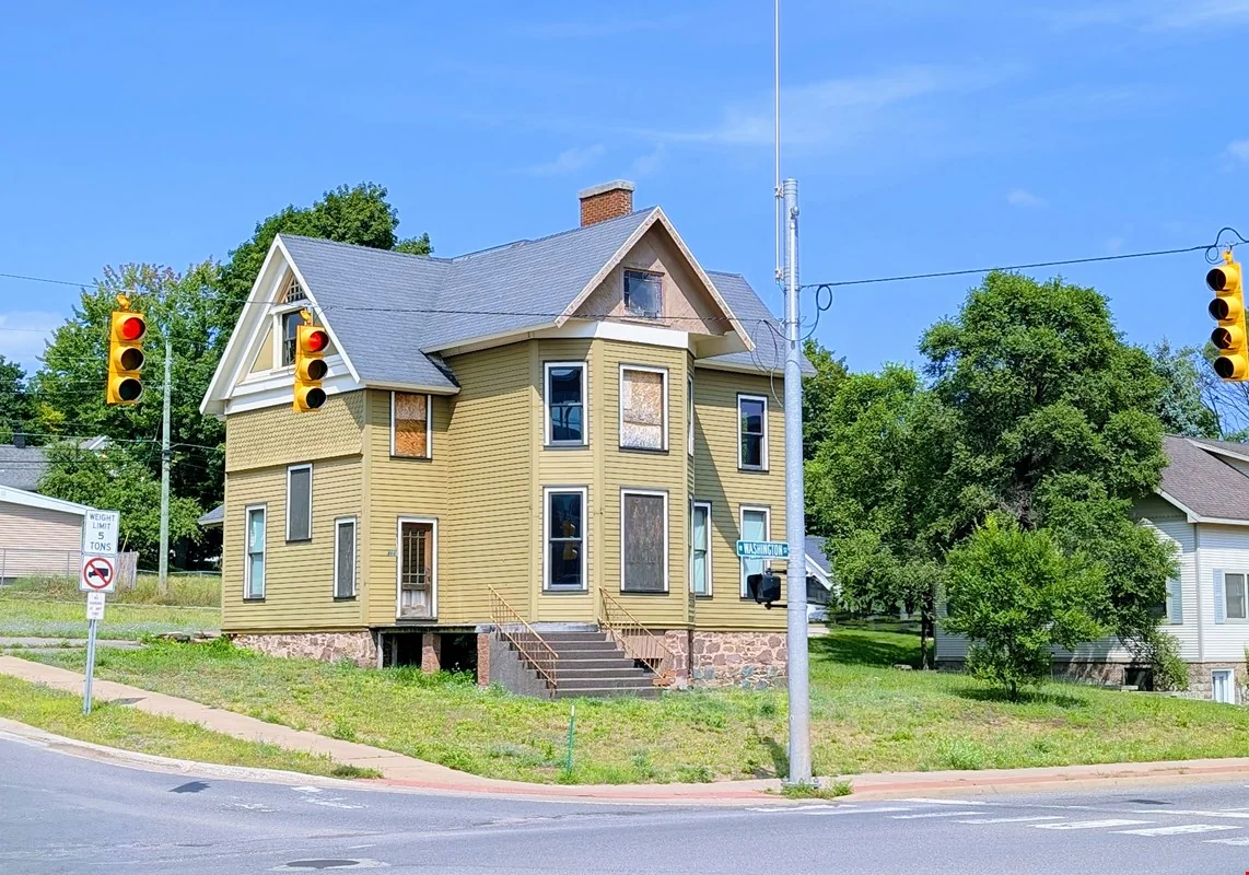 866 W Washington Street — Sale in Marquette, MI, photo 1 of 8