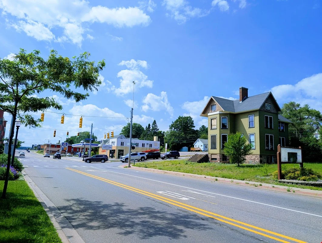866 W Washington Street — Sale in Marquette, MI, photo 3 of 8