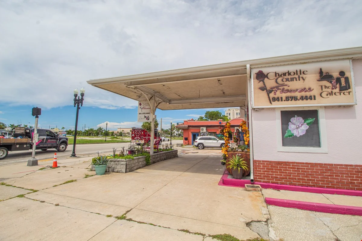 Free-standing Retail at Signalized Corner — Sale in Punta Gorda, FL, photo 4 of 8