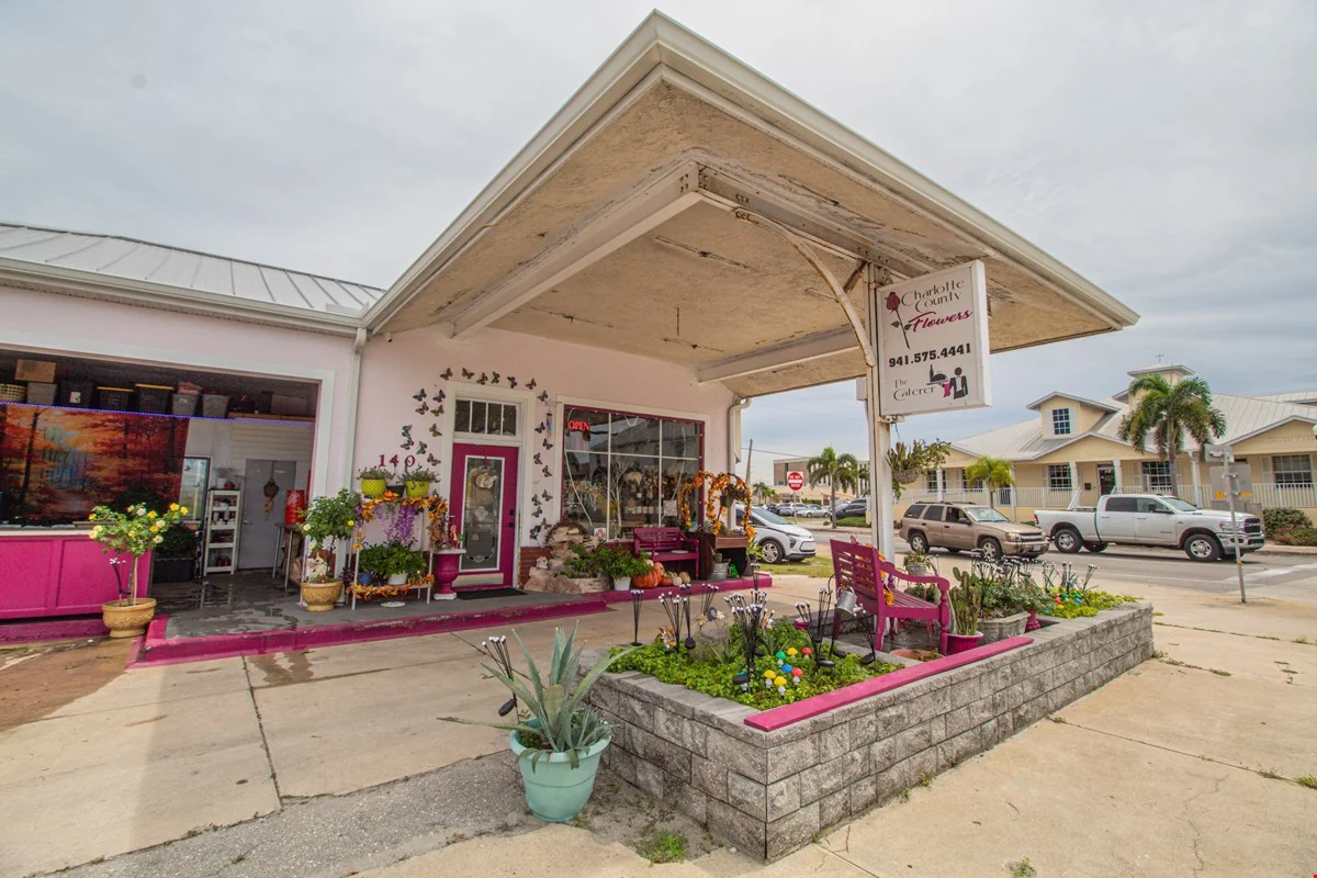 Free-standing Retail at Signalized Corner — Sale in Punta Gorda, FL, photo 5 of 8