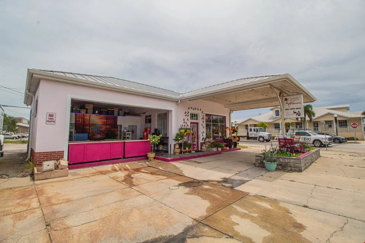 Free-standing Retail at Signalized Corner — Sale in Punta Gorda, FL, photo 6 of 8