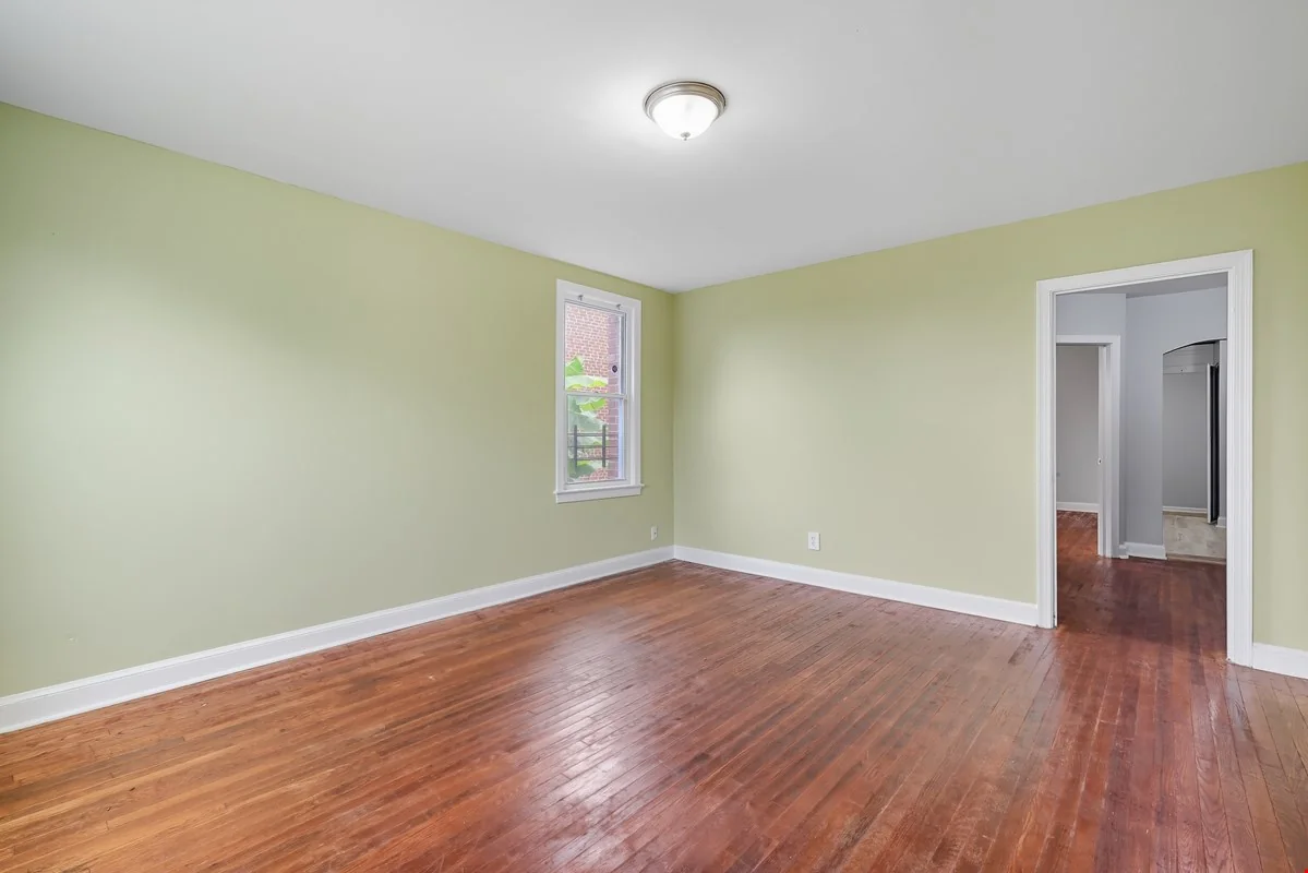 3919 R St SE Washington, DC 20020 — Sale in Washington, DC, photo 2 of 8