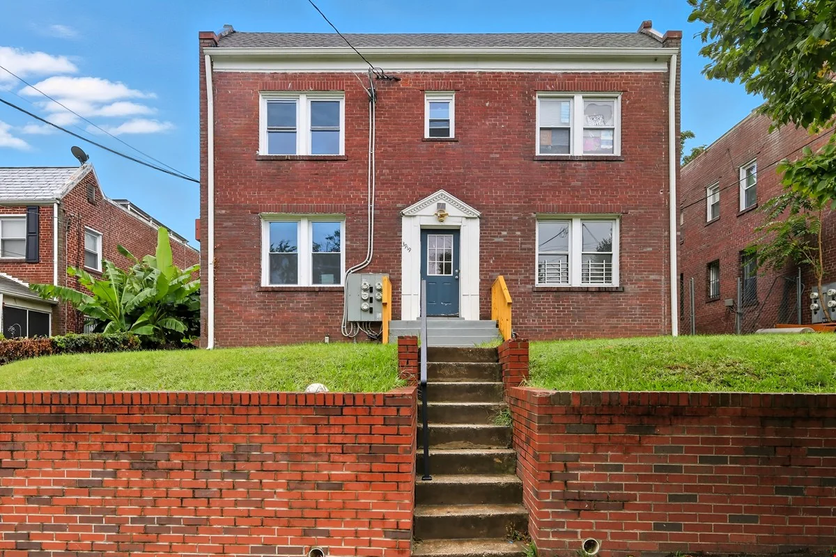 3919 R St SE Washington, DC 20020 — Sale in Washington, DC, photo 1 of 8