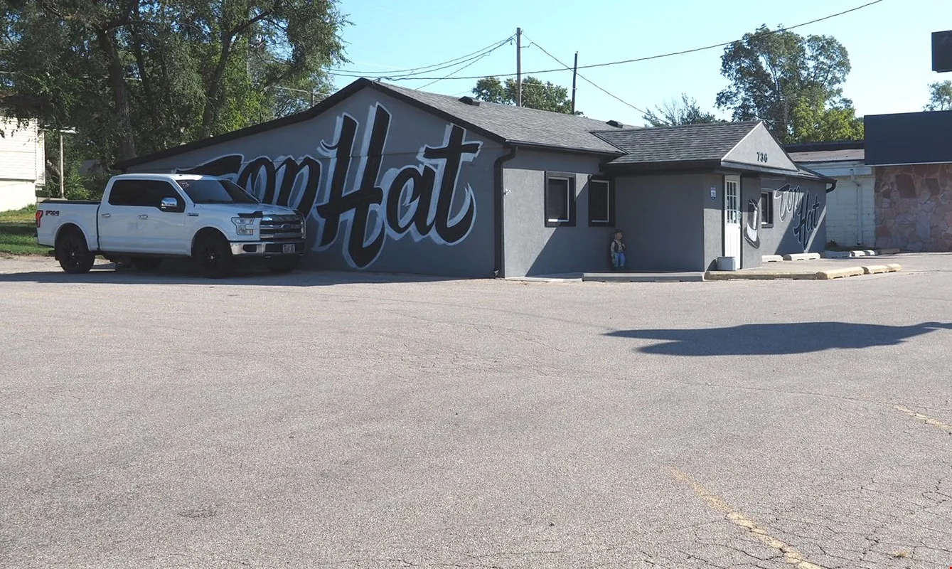 Tavern/Bar and Real Estate For Sale — Sale in Lincoln, NE, photo 4 of 8