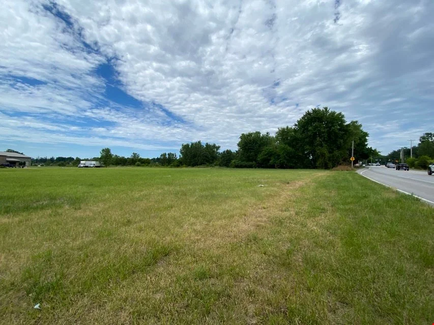 Corner lot off Highway 2 & Clark St — Sale in Valparaiso, IN, photo 3 of 7