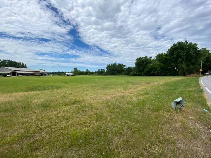 Corner lot off Highway 2 & Clark St — Sale in Valparaiso, IN, photo 4 of 7