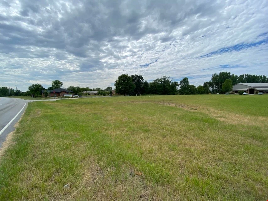 Corner lot off Highway 2 & Clark St — Sale in Valparaiso, IN, photo 5 of 7