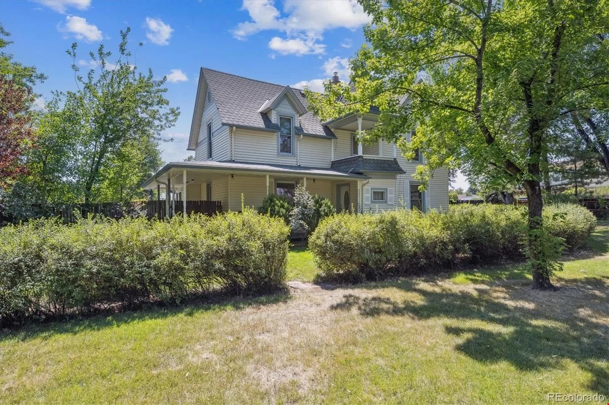 9000 W Jewell Ave — Sale in Lakewood, CO, photo 2 of 8