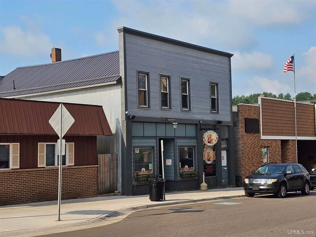 305 Iron Street - hospitality for sale in negaunee, MI