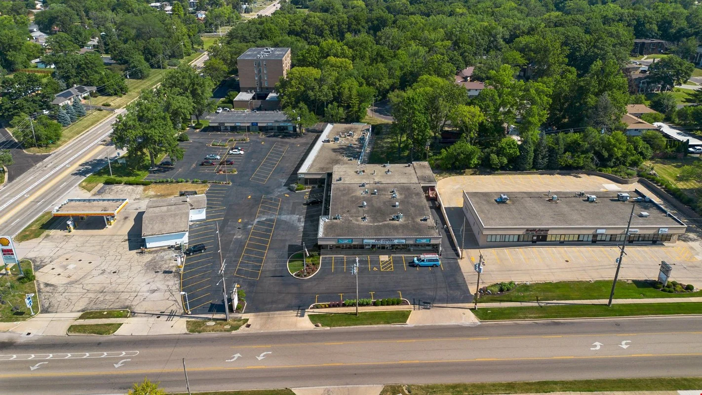 Oak Cliff Park Shopping Center — Sale in Peoria, IL, photo 1 of 8