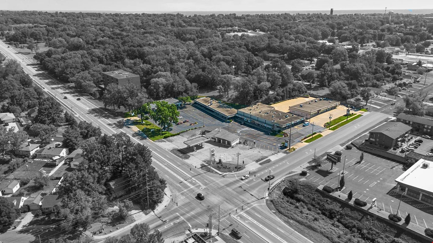 Oak Cliff Park Shopping Center — Sale in Peoria, IL, photo 3 of 8