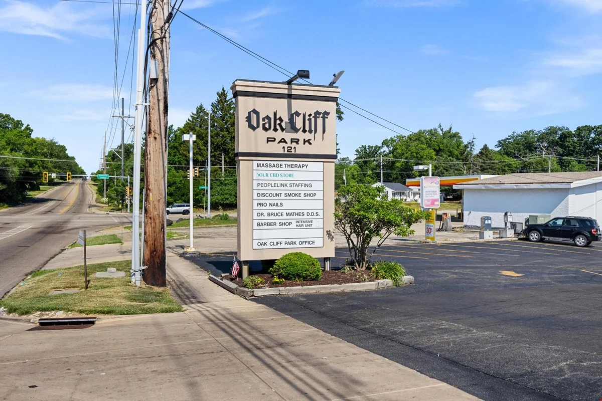 Oak Cliff Park Shopping Center — Sale in Peoria, IL, photo 4 of 8