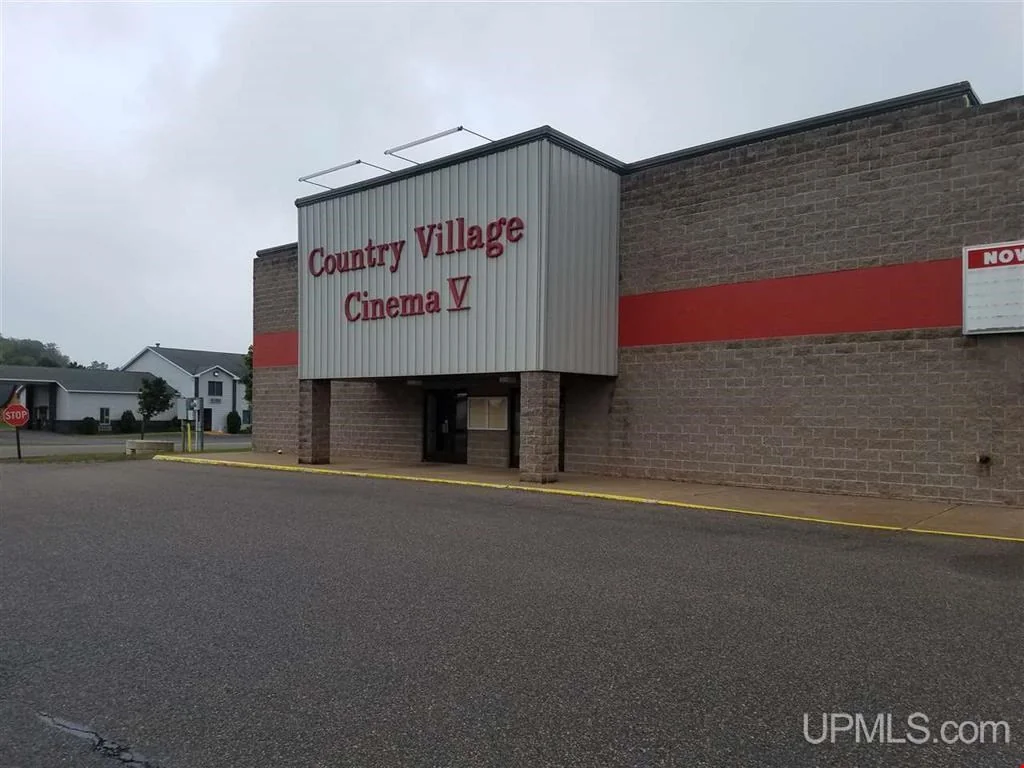 1120 Country Lane — Sale in Ishpeming, MI, photo 1 of 6