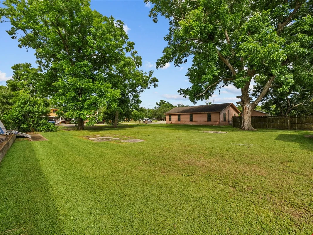 3208 Highway 3 — Sale in Dickinson, TX, photo 5 of 8