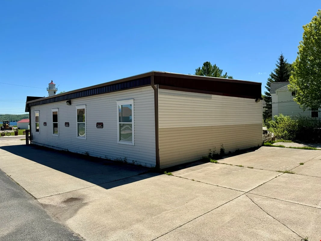 Commercial Building downtown Munising — Sale in Munising, MI, photo 6 of 8