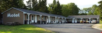 Hillcrest Motel & Cabins — Sale in Munising, MI, photo 8 of 8