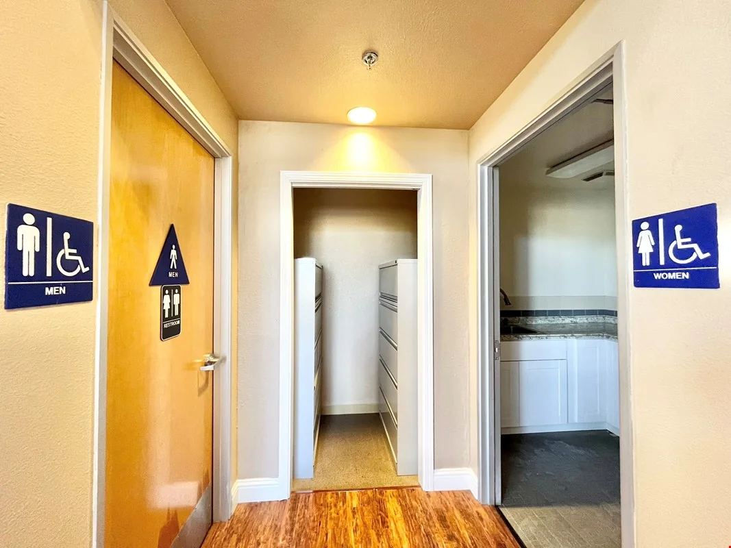 Flex Condominium near Sacramento Airport — Sale in Sacramento, CA, photo 4 of 8
