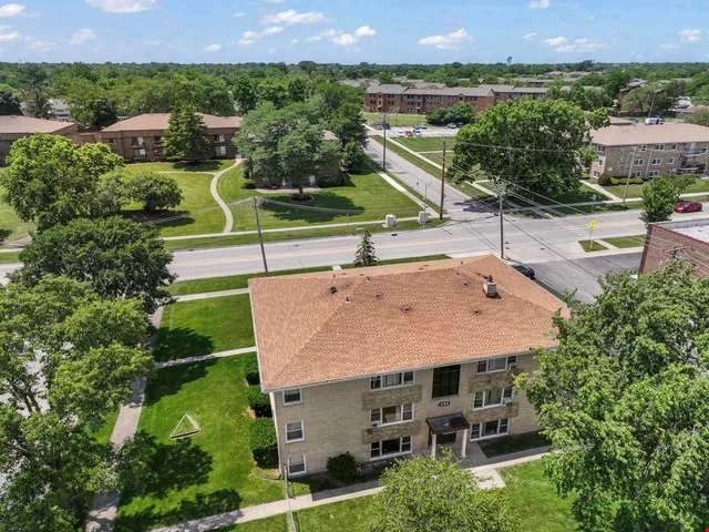 465 N Mill Road — Sale in Addison, IL, photo 3 of 8