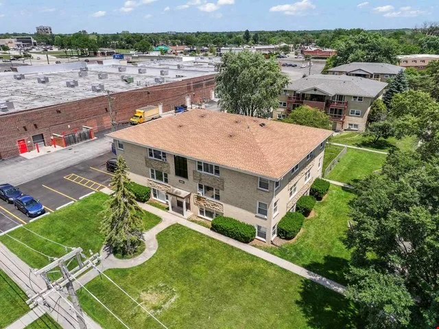 465 N Mill Road — Sale in Addison, IL, photo 5 of 8