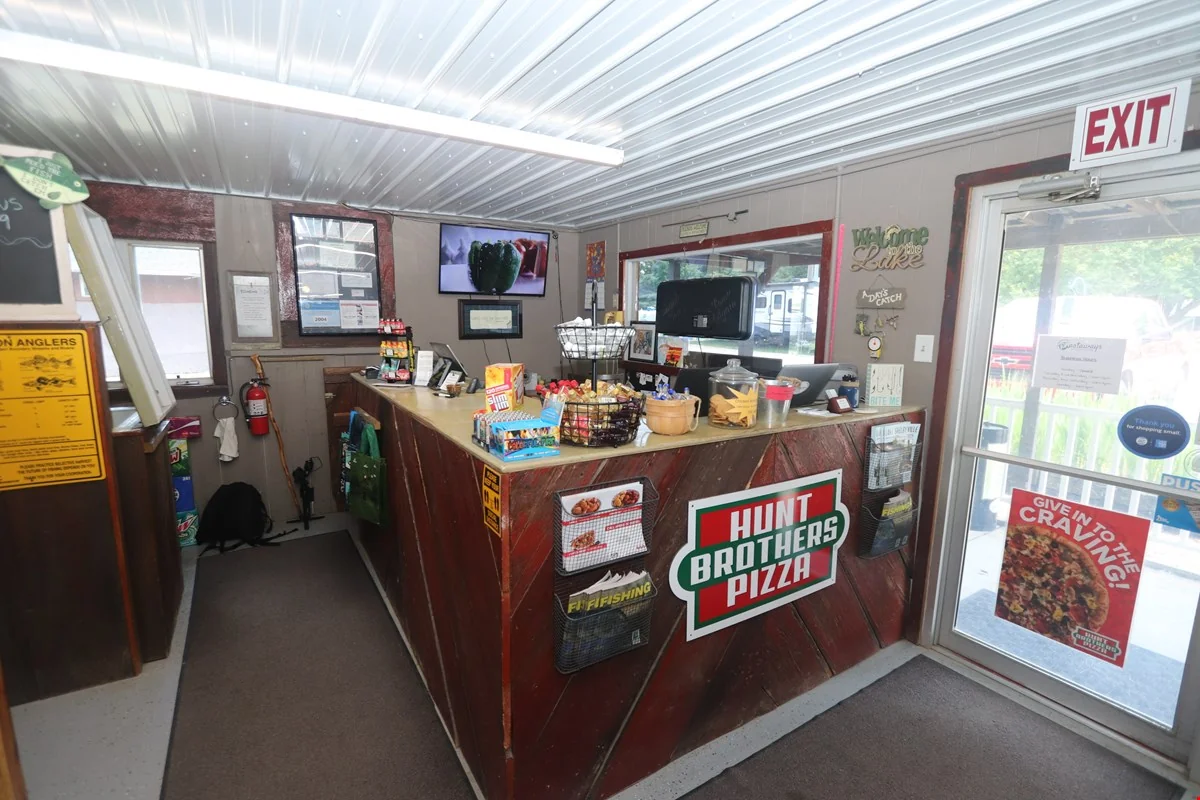 1643 County Highway 42, Shelbyville — Sale in Shelbyville, IL, photo 8 of 8