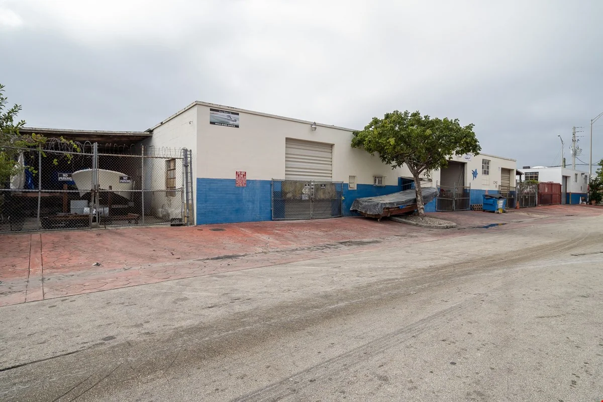 1040 E 26 ST HIALEAH FL 33013