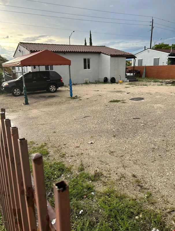Julio A Vera — Sale in Hialeah, FL, photo 5 of 8