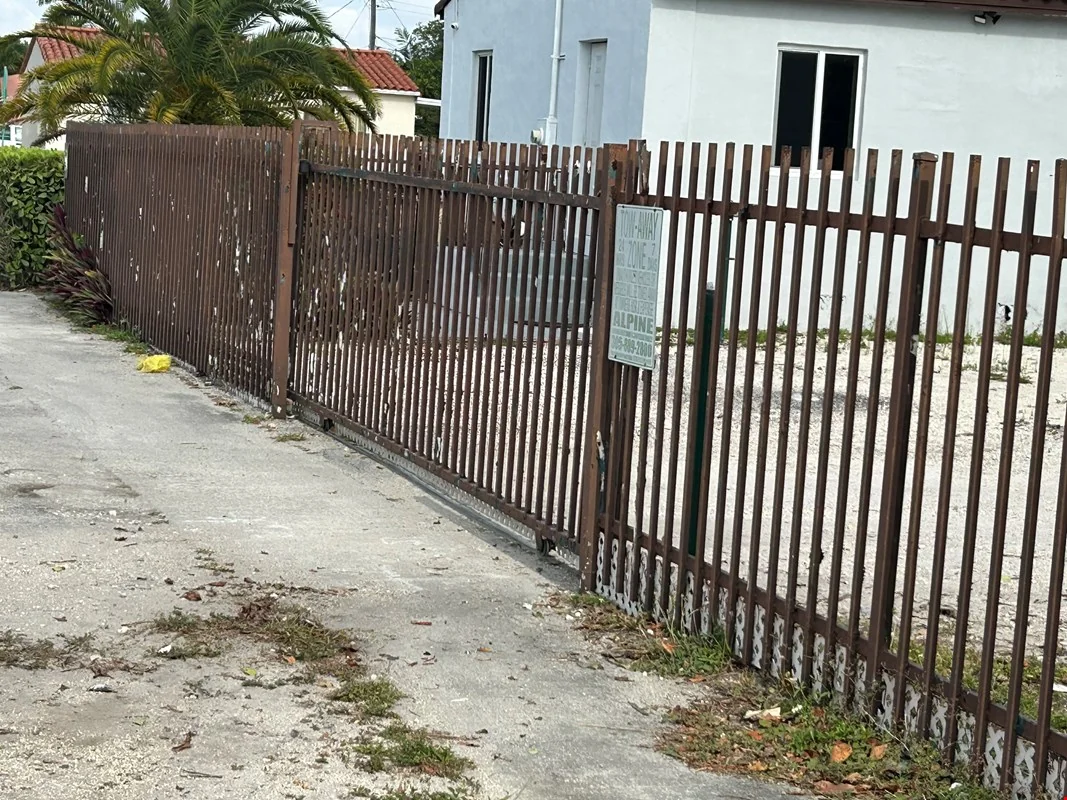 Julio A Vera — Sale in Hialeah, FL, photo 8 of 8