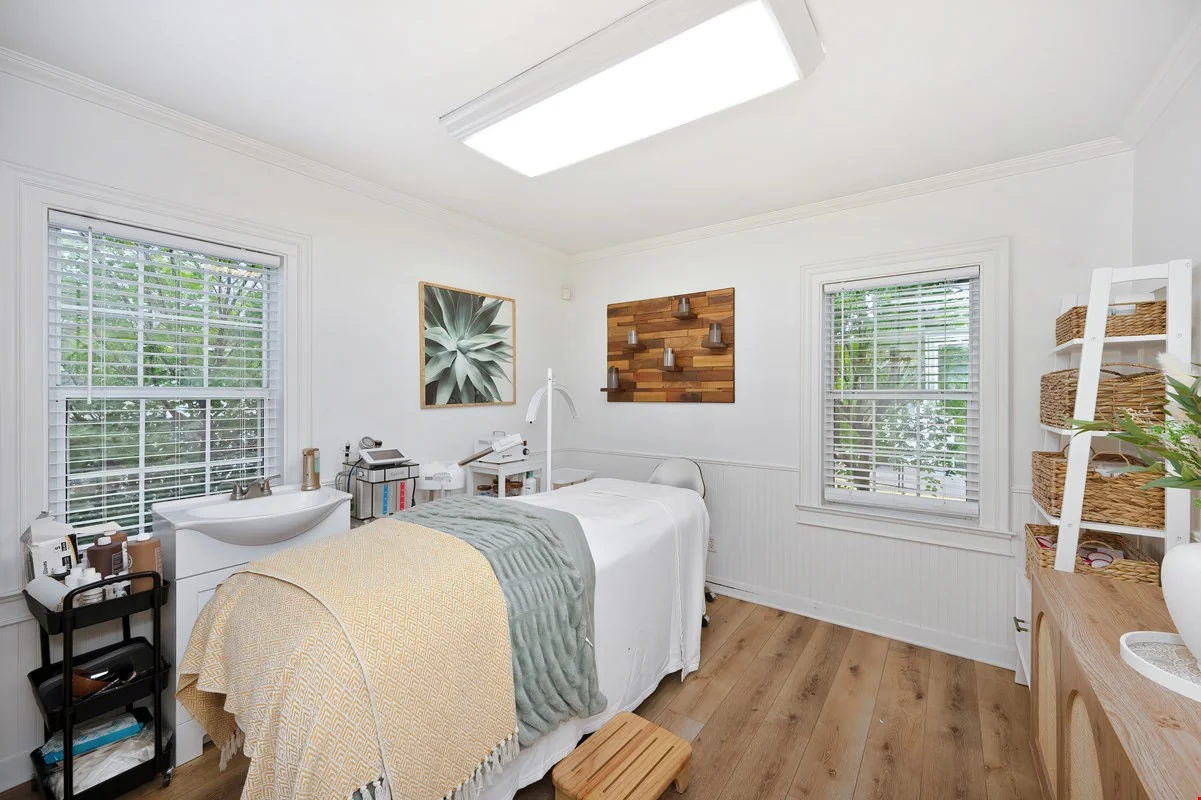 512 Riley Street — Sale in Folsom, CA, photo 3 of 8