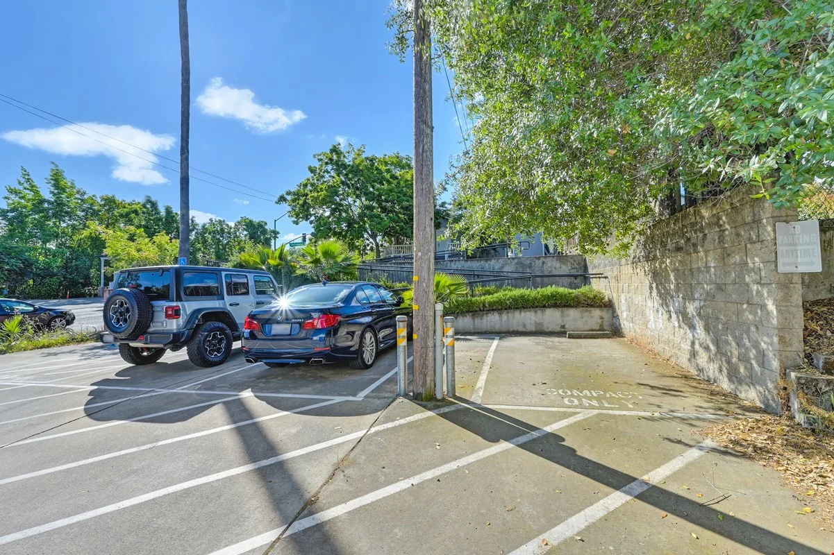 512 Riley Street — Sale in Folsom, CA, photo 5 of 8