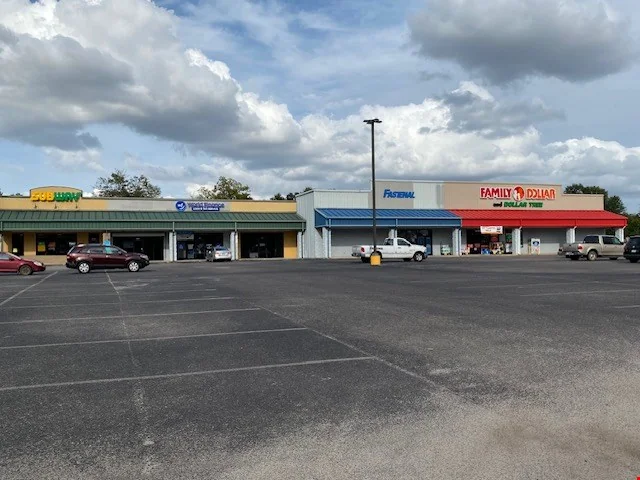Family Dollar/Dollar Tree Center — Sale in Williston, SC, photo 4 of 4