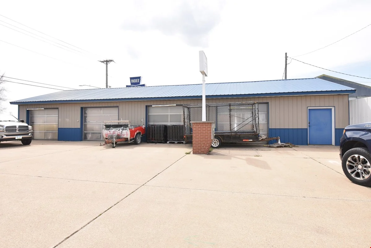 R&H Builders LLC — Sale in Independence, IA, photo 8 of 8