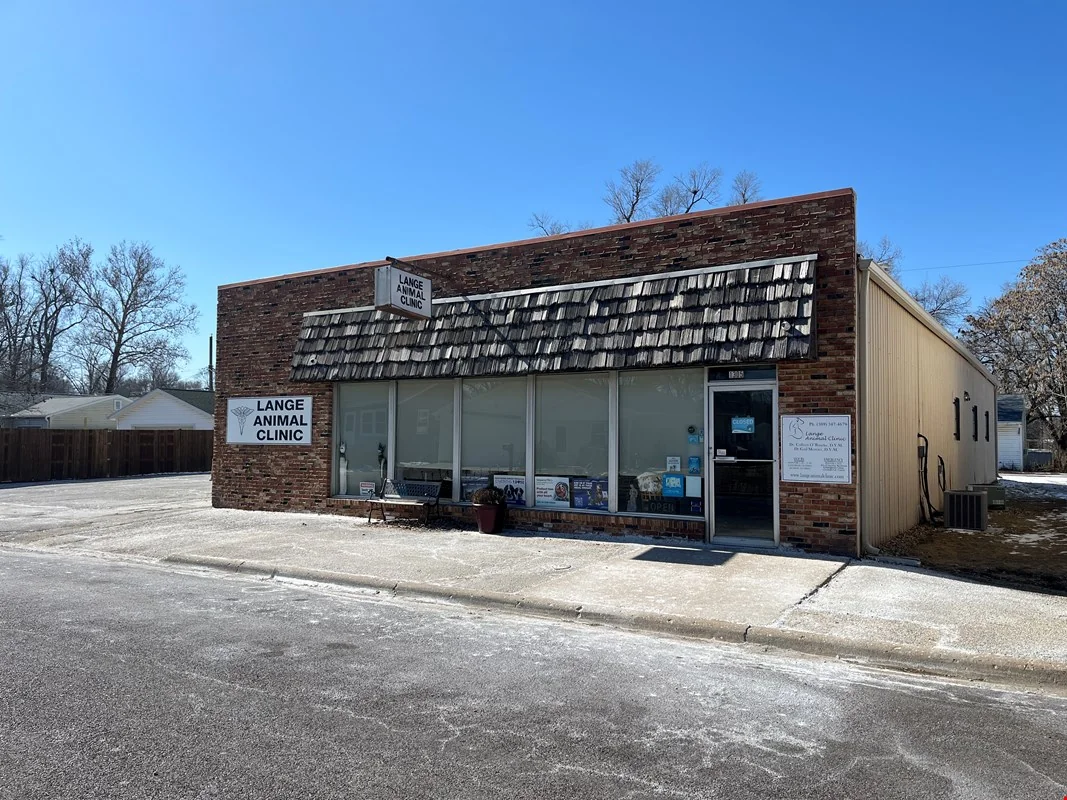 1305-1307 Black Street — Sale in Pekin, IL, photo 8 of 8