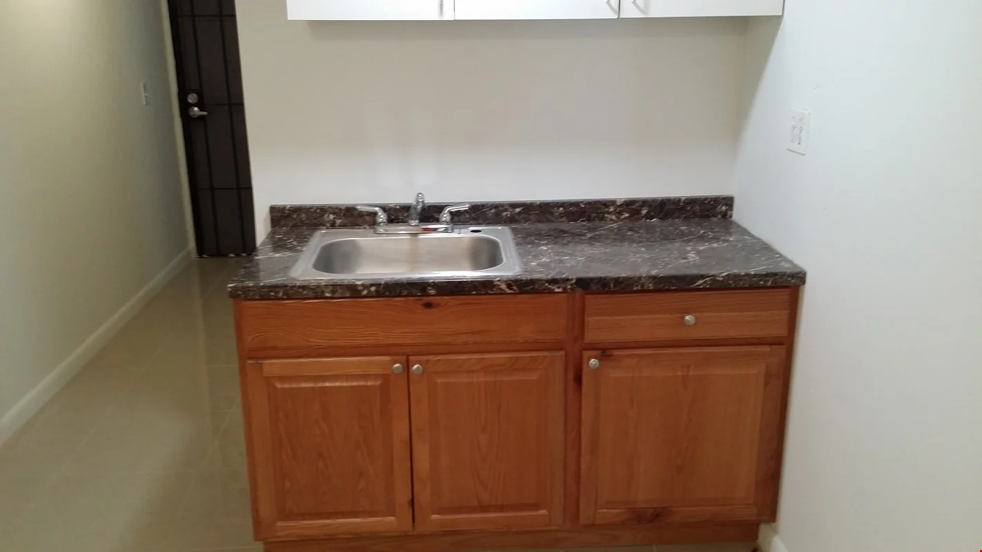 114 SW 2 Ave — Sale in Dania Beach, FL, photo 8 of 8