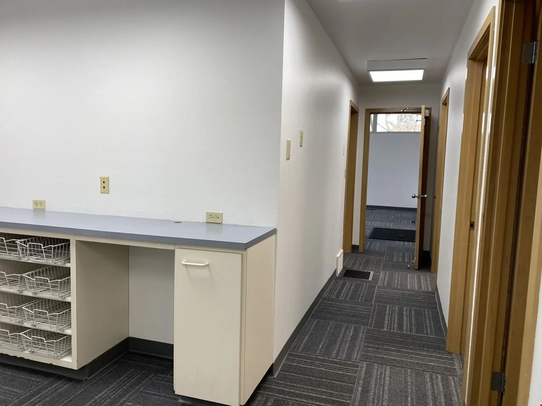 Medical Office For Sale in Everret — Sale in Everett, WA, photo 4 of 8