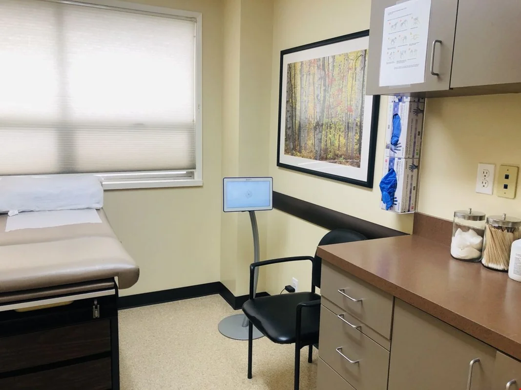 Medical Office For Sale in Everret — Sale in Everett, WA, photo 5 of 8
