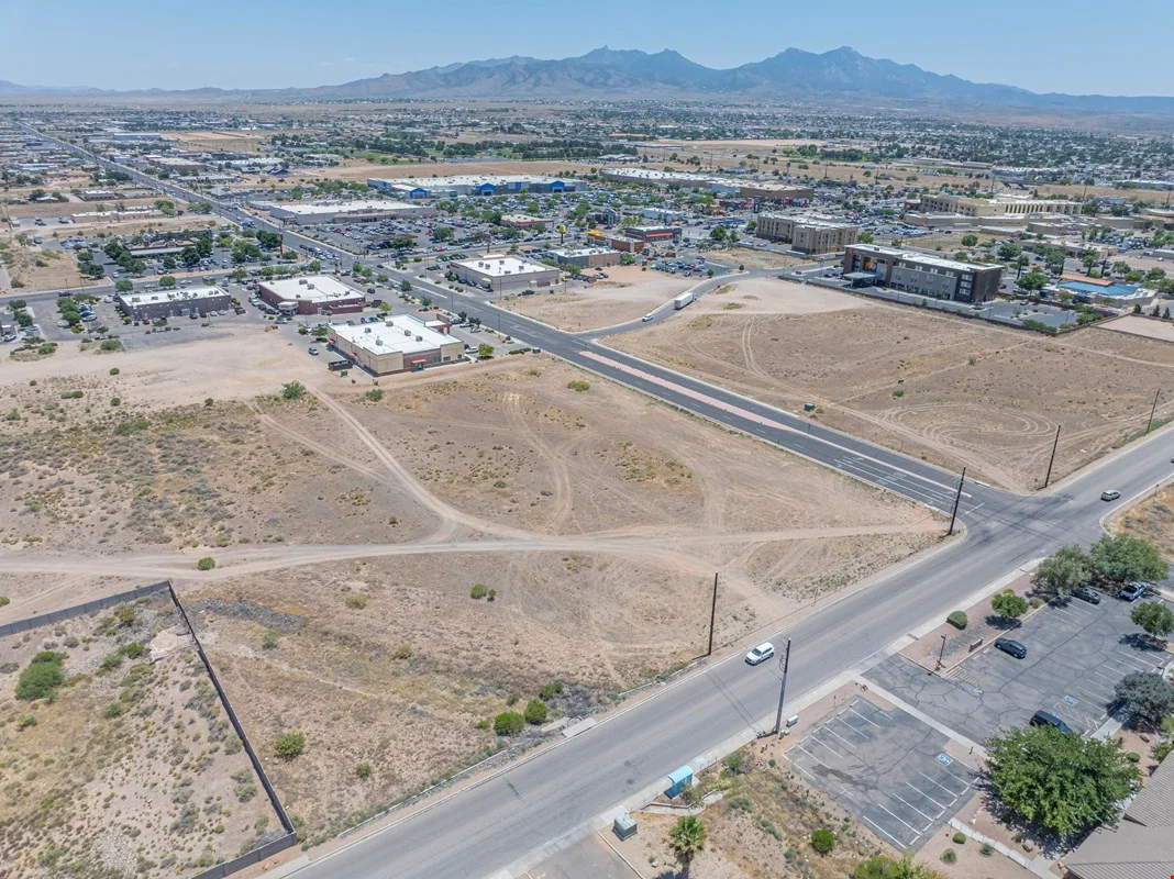 000 Airway & Western — Sale in Kingman, AZ, photo 1 of 8