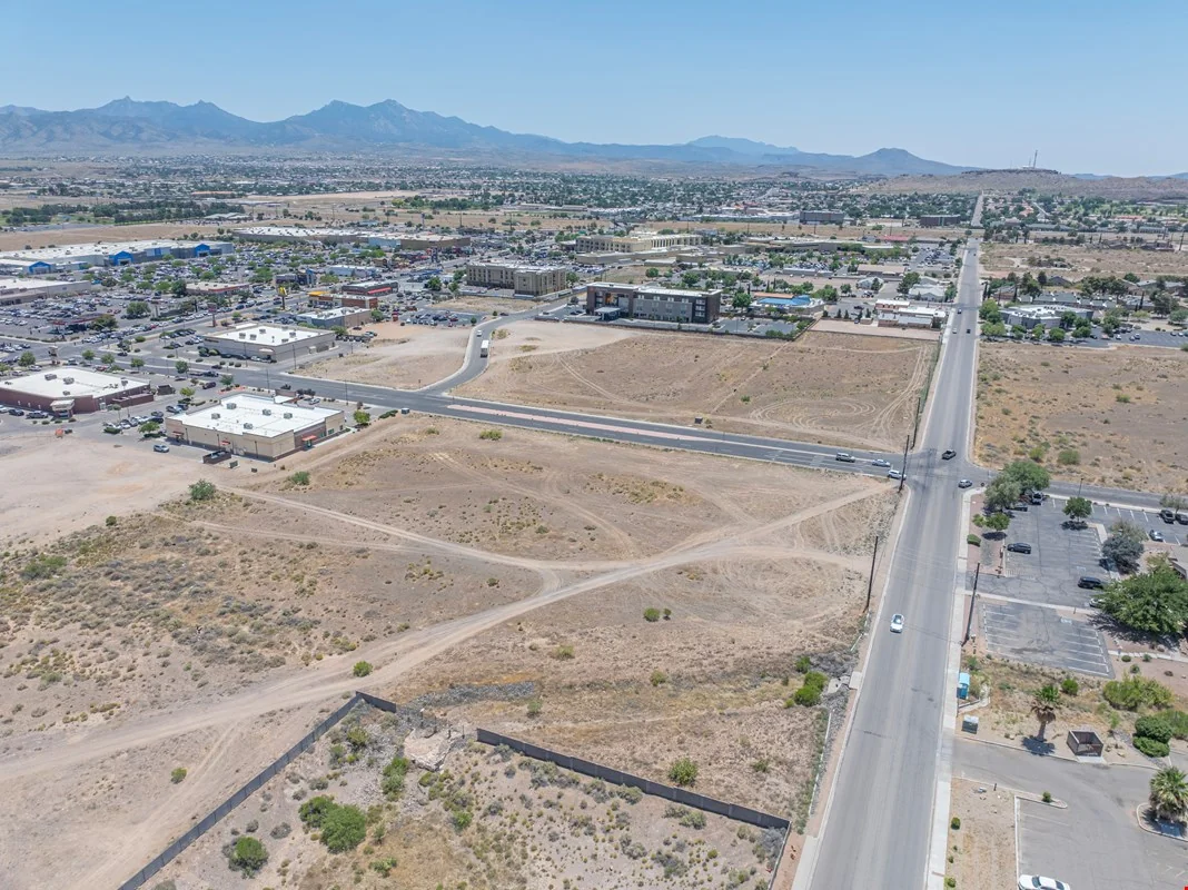 000 Airway & Western — Sale in Kingman, AZ, photo 6 of 8