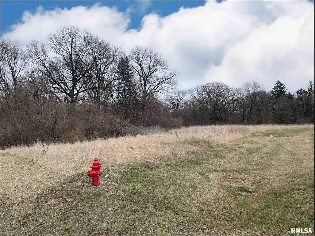 5015 W Farmington Road — Sale in Peoria, IL, photo 5 of 6