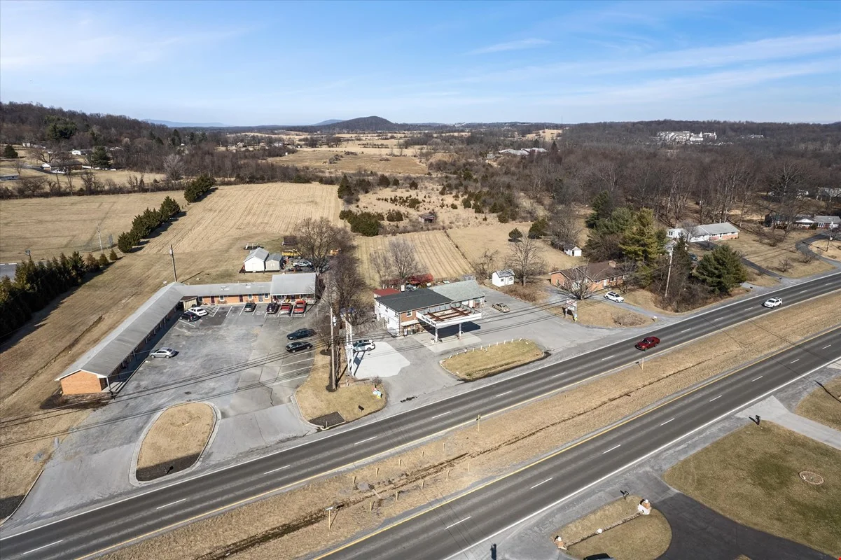 2740 Northwestern Turnpike, "The Other Store" C-Store — Sale in Winchester, VA, photo 3 of 8