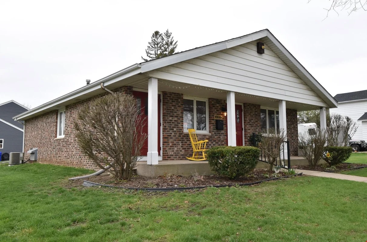4103 60th Street — Sale in Kenosha, WI, photo 3 of 8