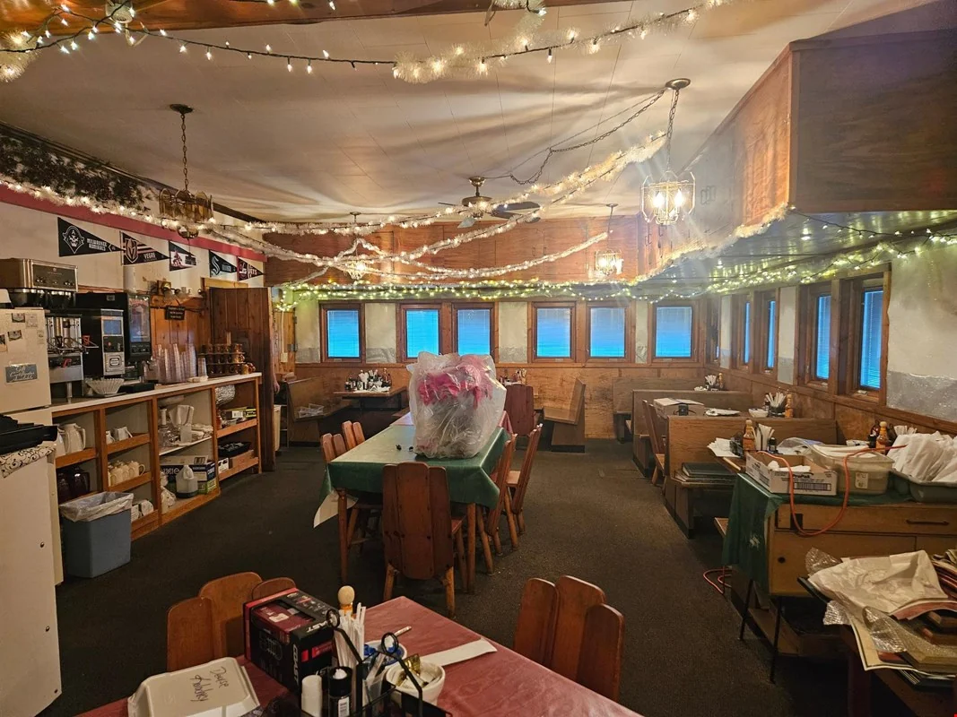 Lake Placid Inn — Sale in Minocqua, WI, photo 4 of 8