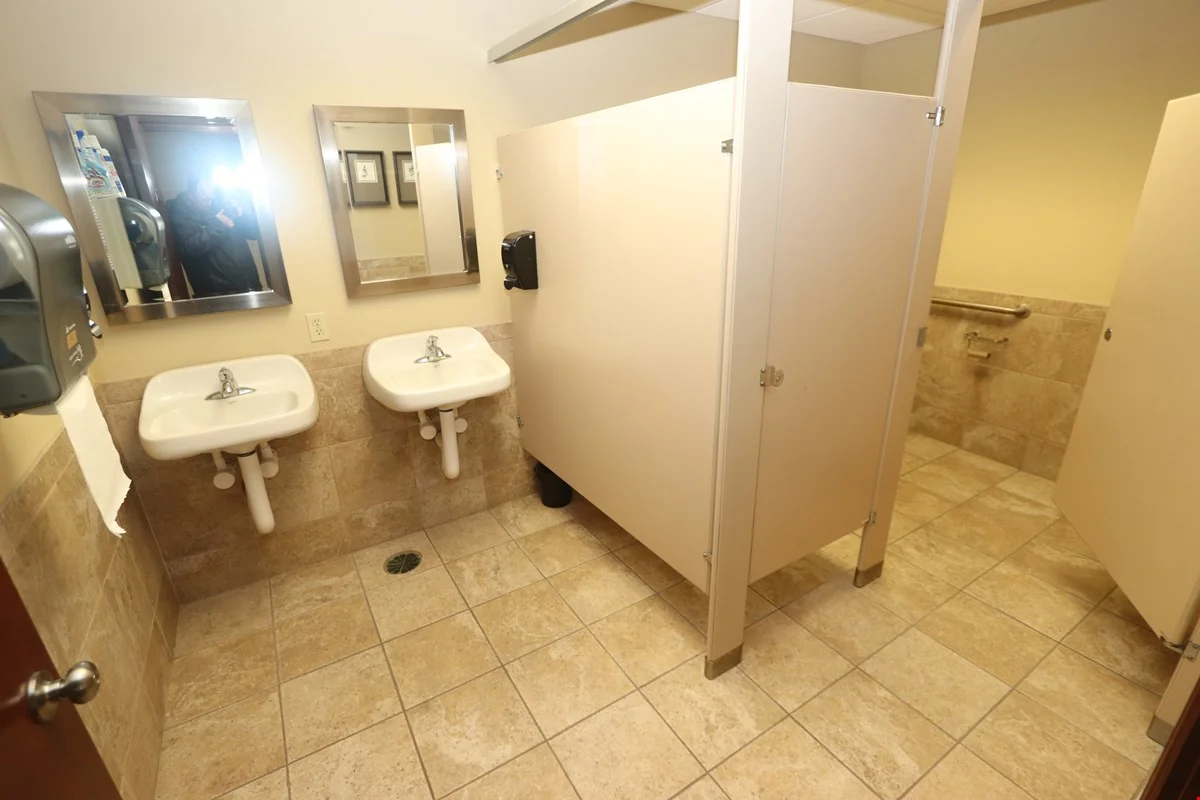 200 N. Morgan Street, Shelbyville — Sale in Shelbyville, IL, photo 2 of 8