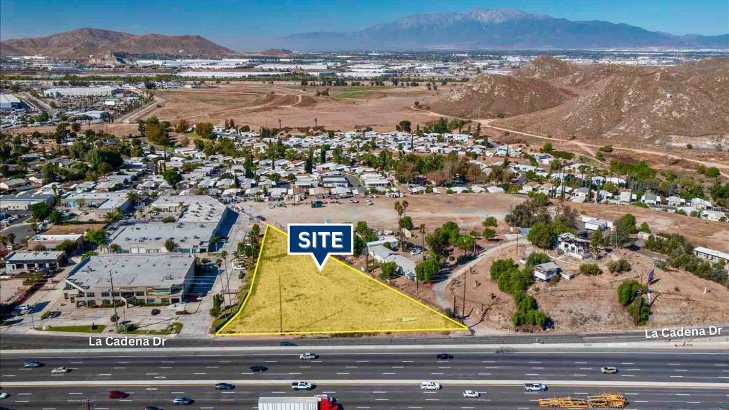 101 W La Cadena, Riverside, Ca 92501 — Sale in Riverside, CA, photo 4 of 8