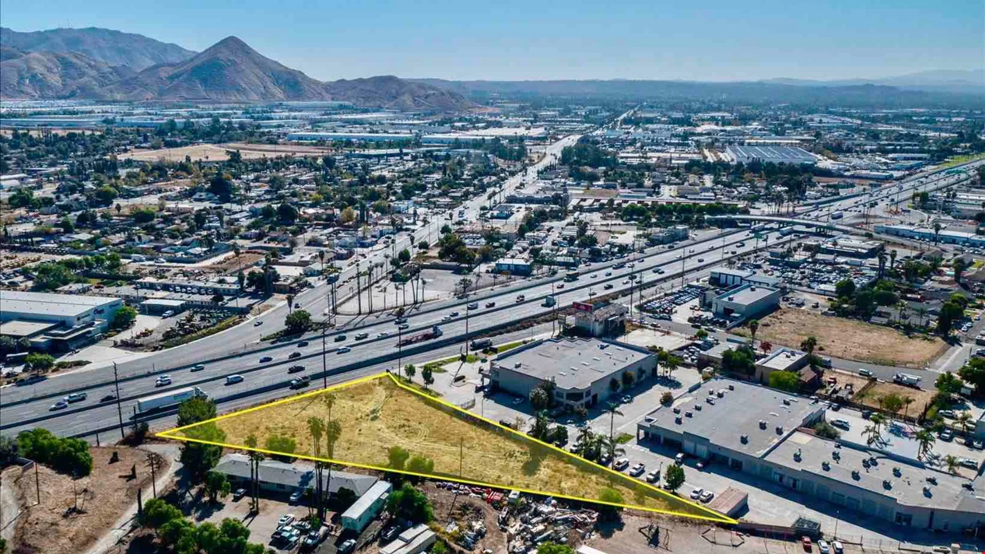 101 W La Cadena, Riverside, Ca 92501 — Sale in Riverside, CA, photo 8 of 8