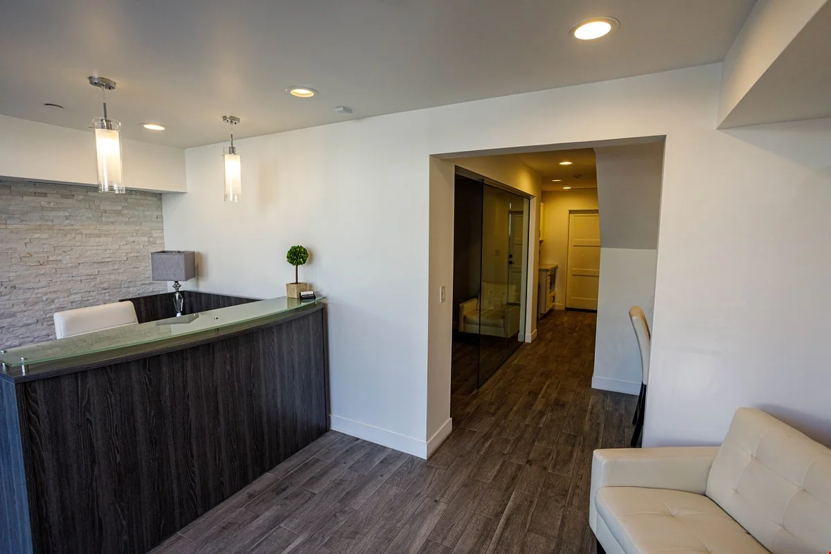 45 Goldenland Ct — Sale in Sacramento, CA, photo 3 of 8